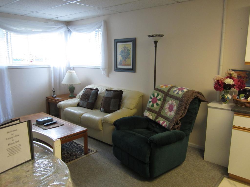 Casey'S Bed & Breakfast Whitehorse Chambre photo