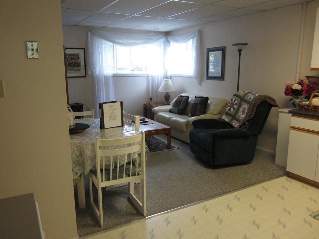 Casey'S Bed & Breakfast Whitehorse Chambre photo