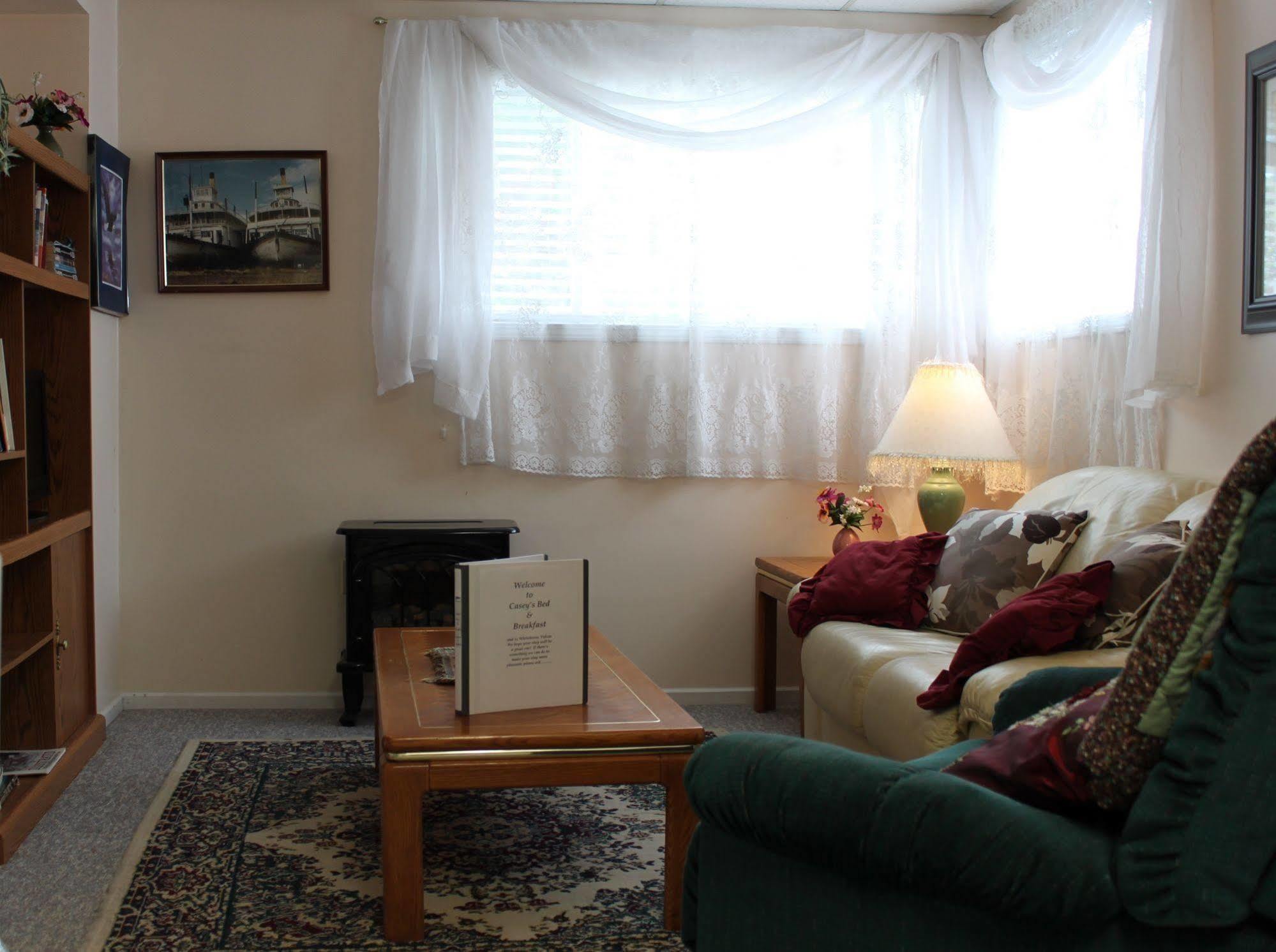 Casey'S Bed & Breakfast Whitehorse Extérieur photo